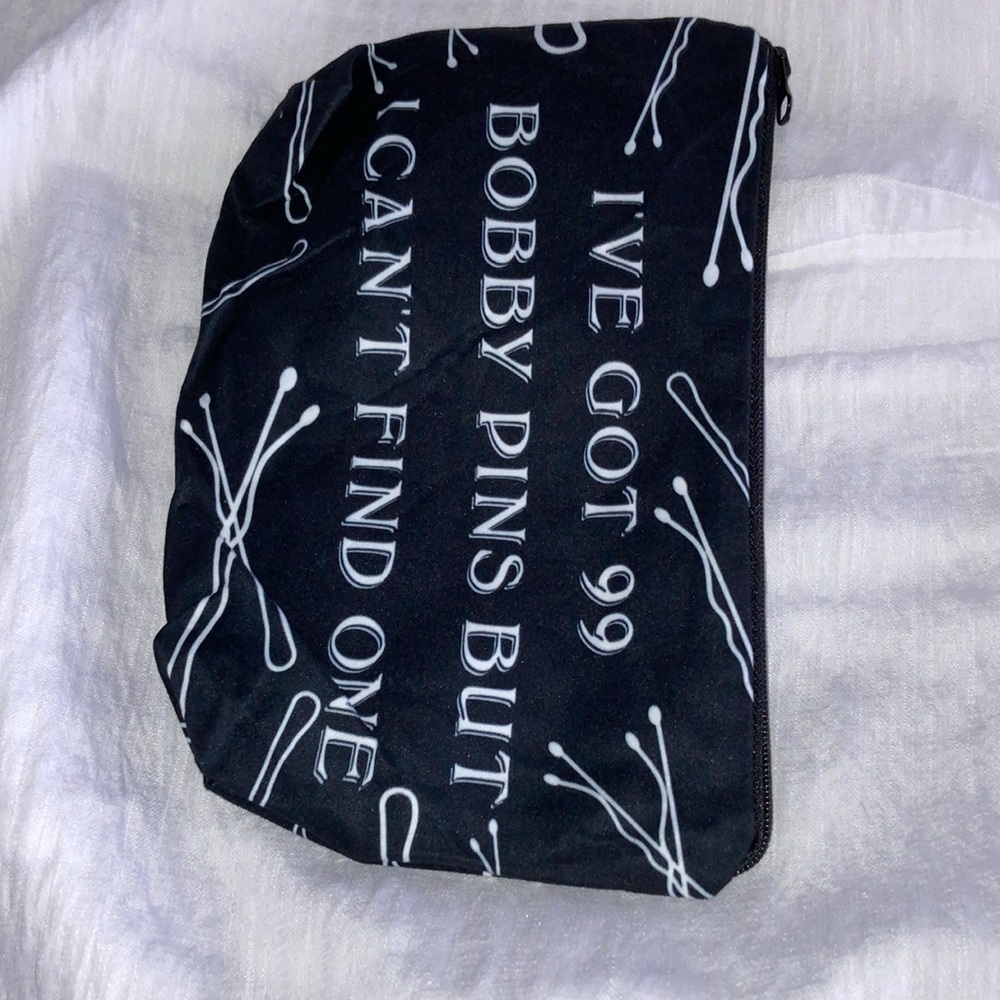 Cosmetic Case NWOT Make up Pouch Unbranded Black & White - Picture 13 of 15